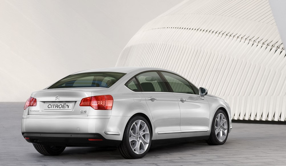 Citroen C5 arka görünüm