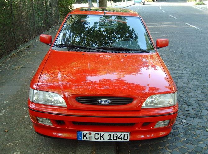 Ford Escort XR3i ön görünümü foto