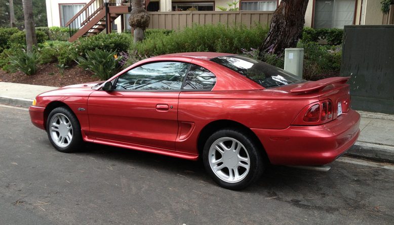 Ford Mustang GT fotosu