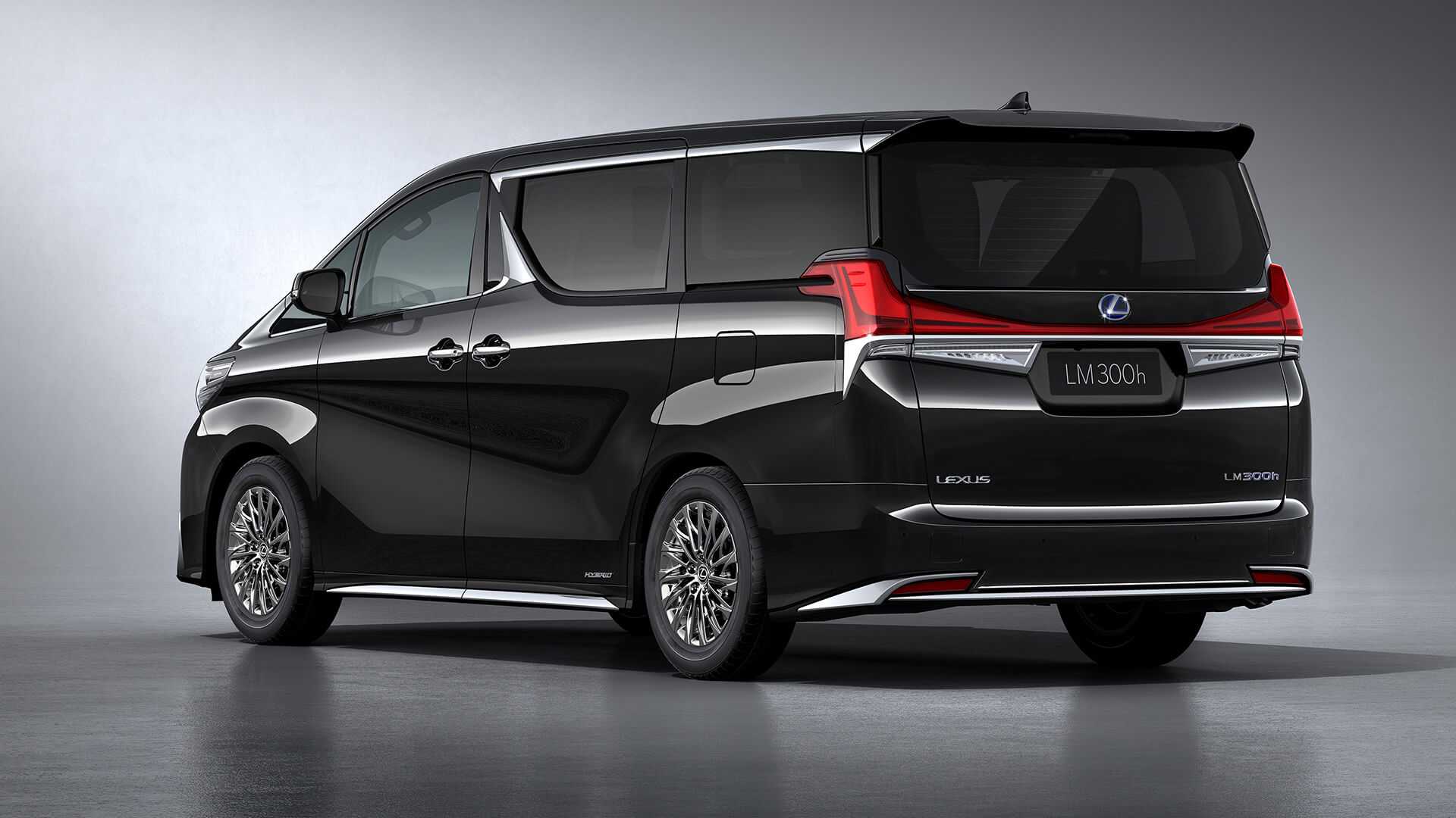 Lexus LM arka görünümü