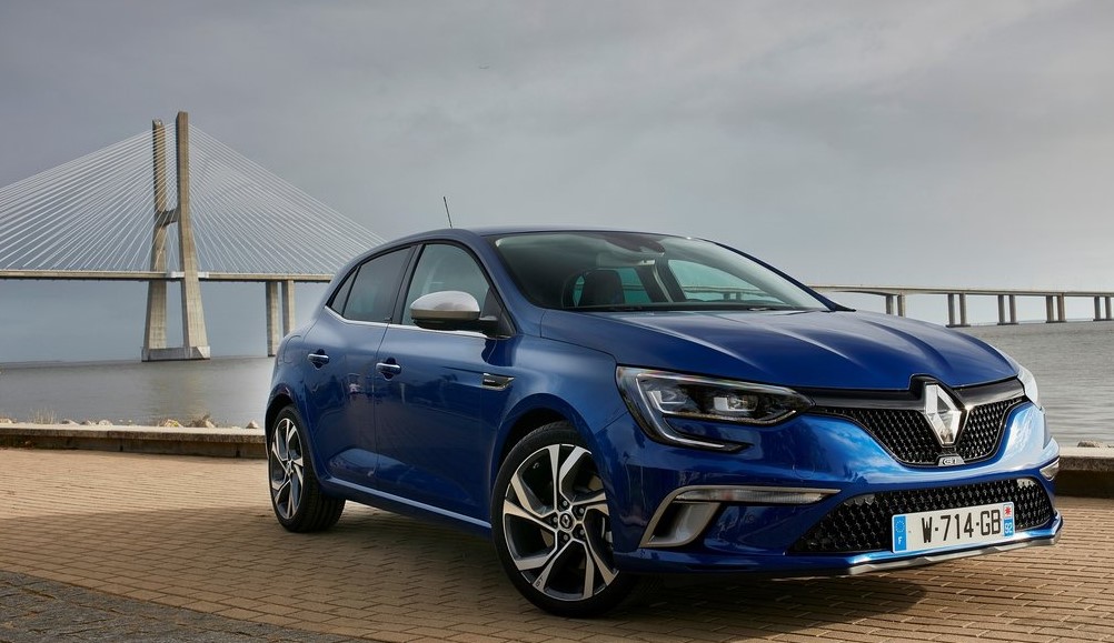 Renault Megane Neden Sağa veya Sola Çekme Yapıyor? 2016 Megane