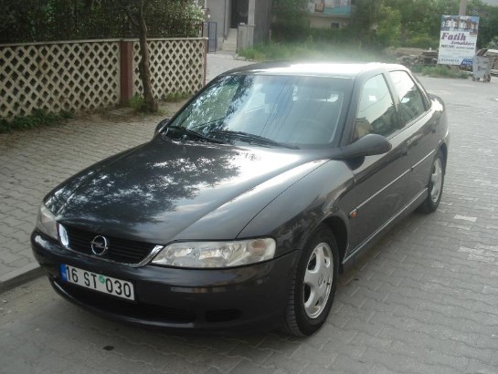 Опель вектра б 1.8 бензин. Opel Vectra 1.6, 2000. Opel Vectra 1.8 Comfort 2000. Opel Vectra 2000 2.5. Опель Вектра 2000 1.6.