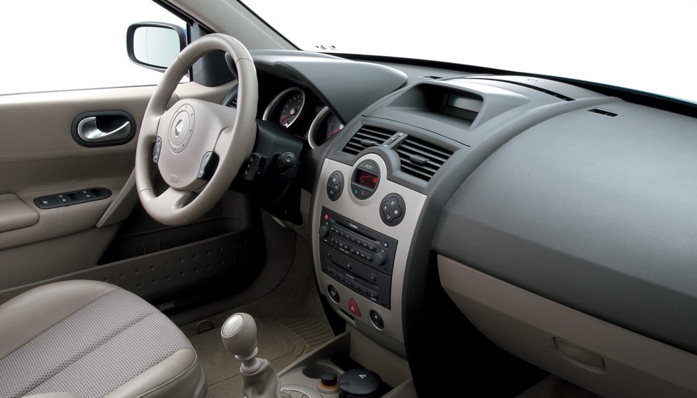 Renault Megane II ön konsol görünümü
