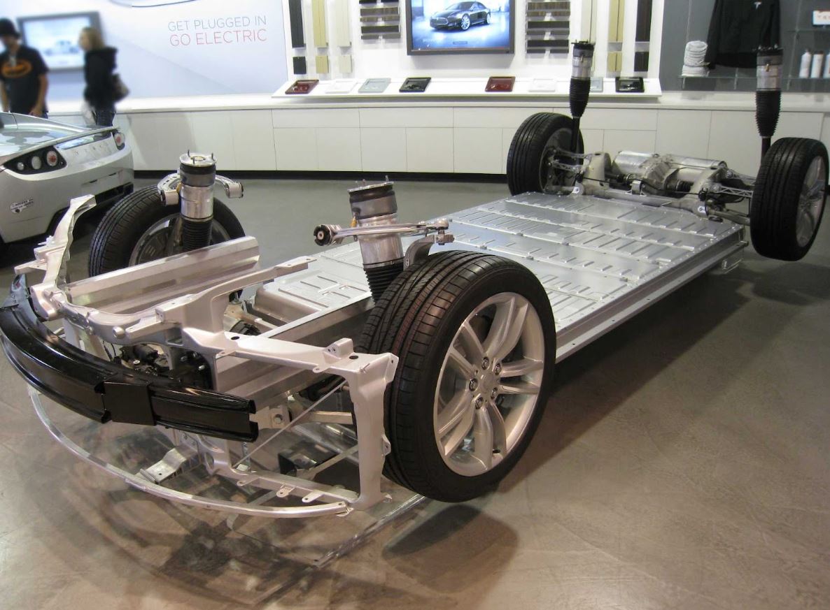 Tesla kendi batarya hücrelerini geliştirmek için çalışıyor