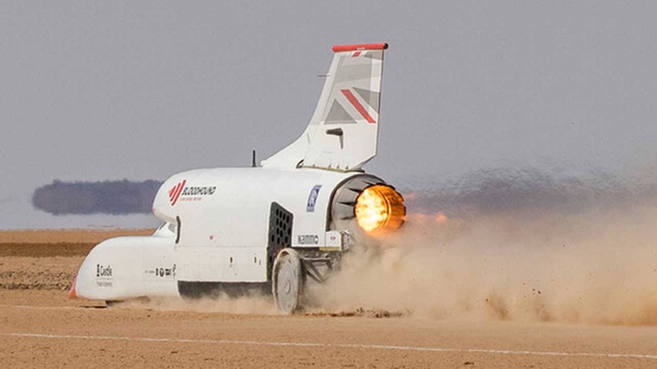 Bloodhound LSR jet otomobili 50 saniyede 1010 km/s hız yaptı!