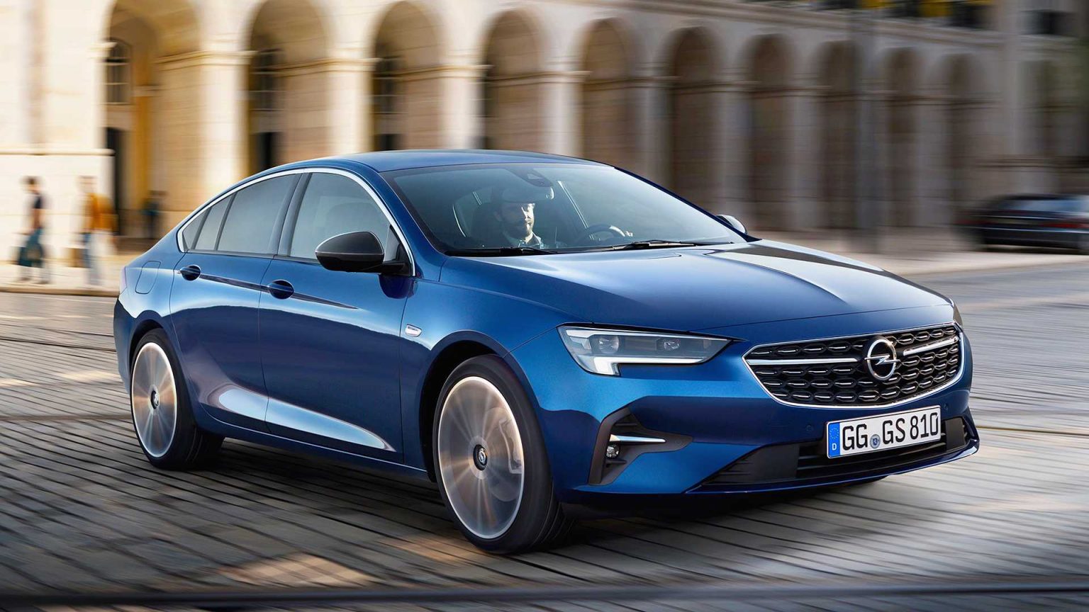 Makyajlanan 2020 model Insignia karşınızda!