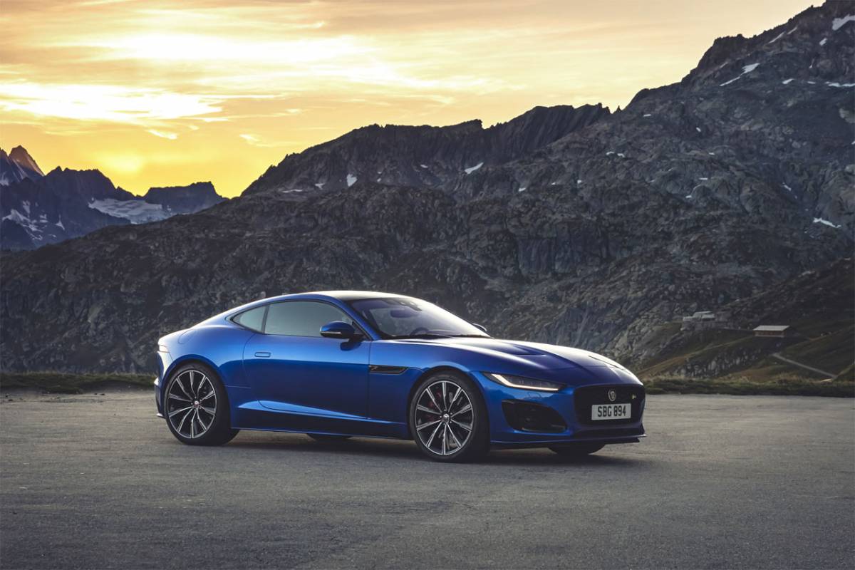 Tarzı ve teknolojisi yenilenen 2021 Jaguar F-Type gün yüzüne çıktı
