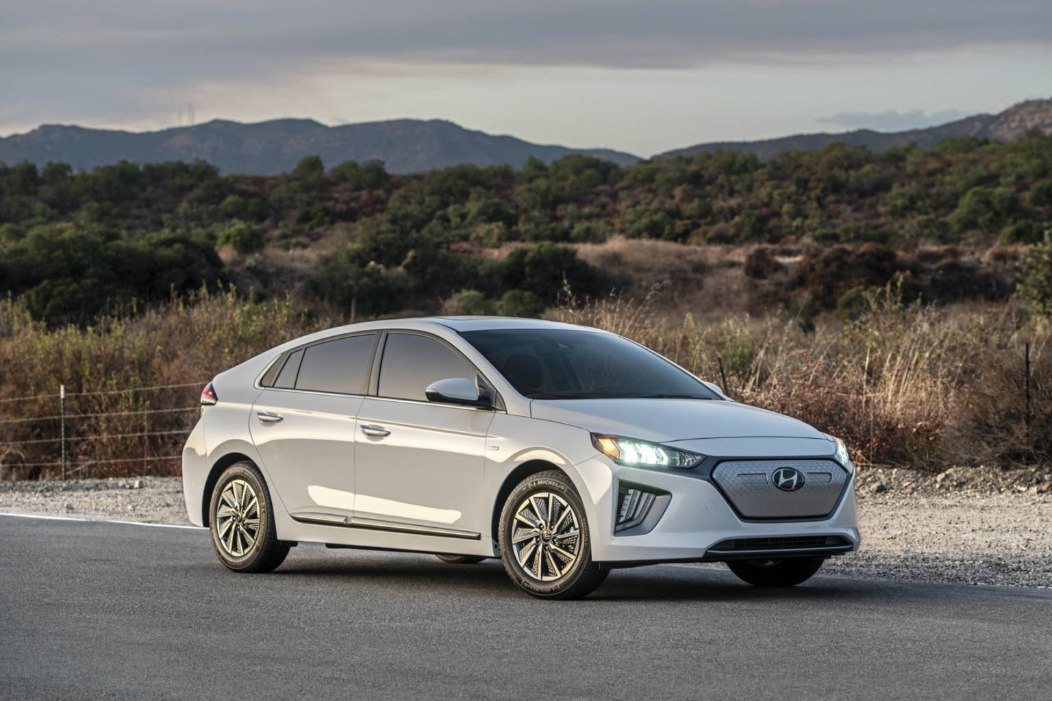 Hyundai 2020 model elektrikli Ioniq’in menzilini arttırdı
