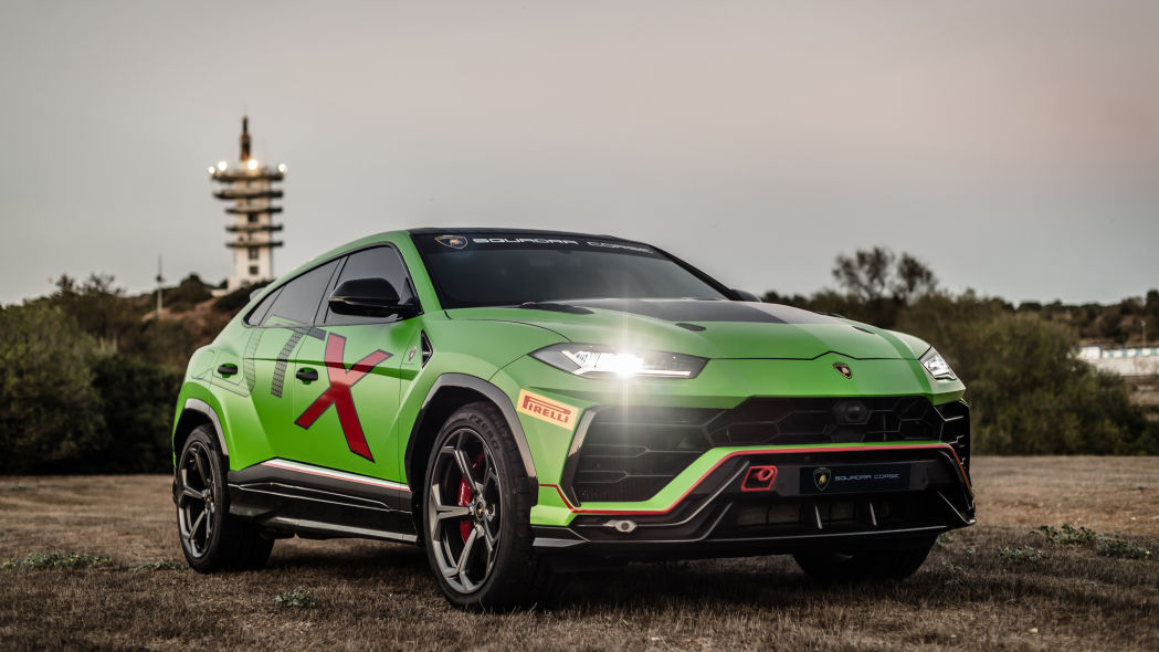 Lamborghini Urus’un hibrid ve yarış versiyonları geliyor