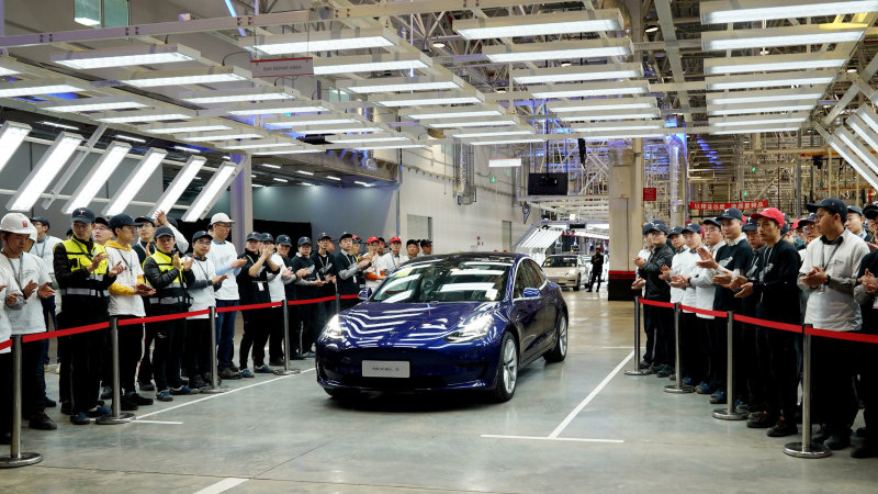 Tesla Çin’de üretilen Model 3’leri teslim etmeye hazırlanıyor