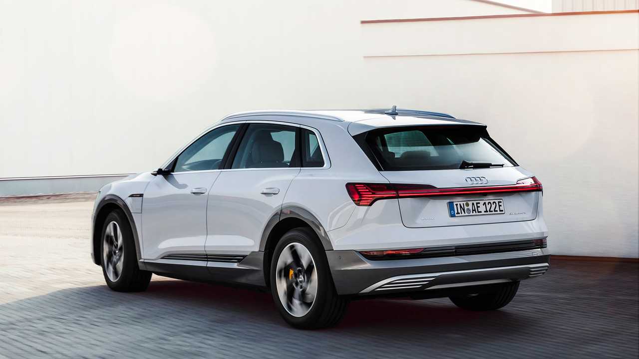 Audi elektrikli e-tron’un üretimini birkaç günlüğüne durdurdu