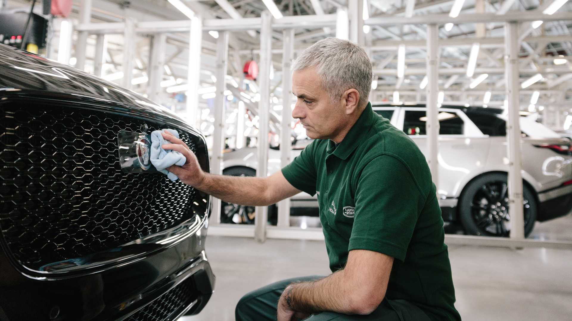 Coronavirüs salgını Jaguar’ı da vurdu