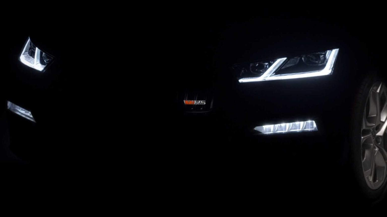Skoda’nın yeni elektriklisi Octavia RS iV’den heyecanlandıran paylaşım!