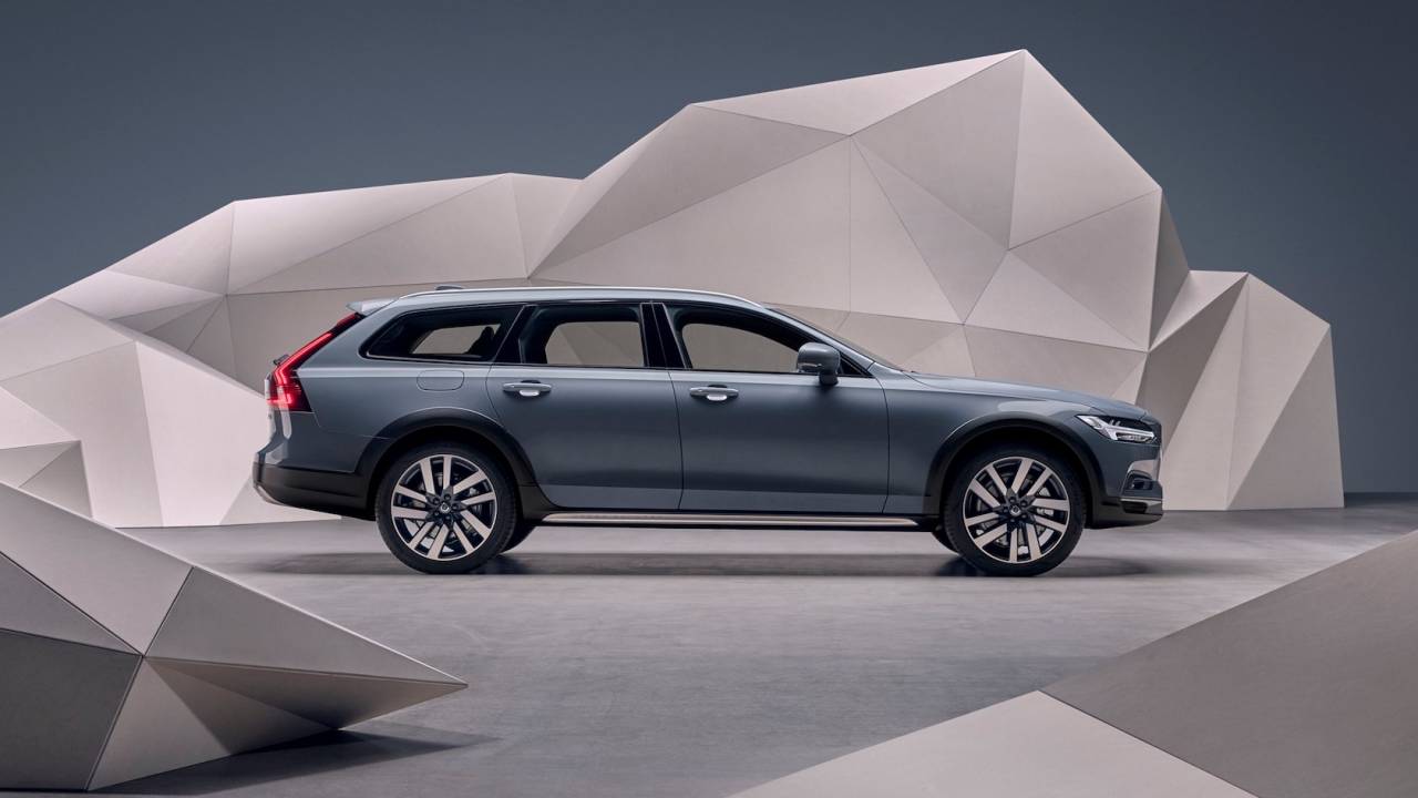 Volvo XC40 crossover modeli de melez hibrid motora kavuştu