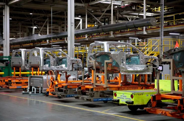 Otomobil üreticilerinden beyaz yakalı personele ‘evden çalışma’ imkanı