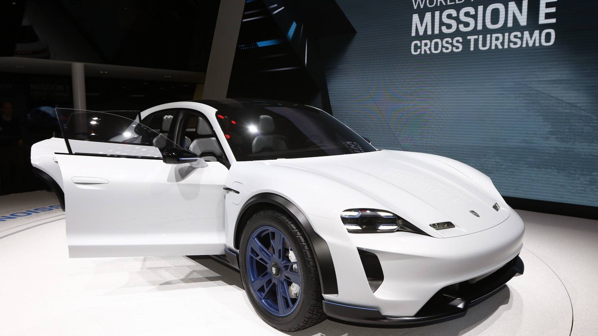 Porsche’un ikinci elektriklisi Taycan Cross Turismo’nun çıkış tarihi belli oldu