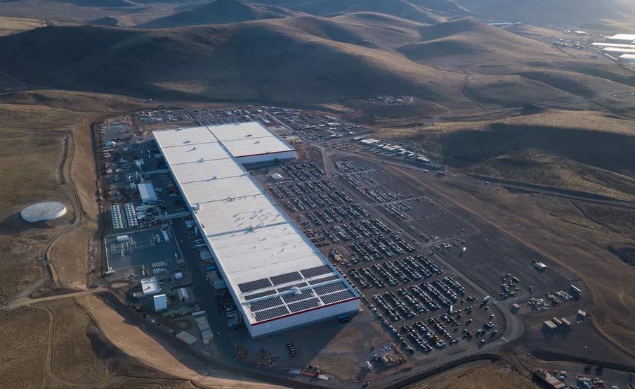 Tesla Gigafactory’de çalışan işçi sayısını azalttı