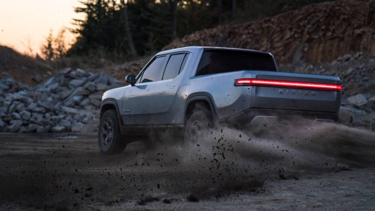 Elektrikli Rivian R1T’nin çıkışı ertelendi