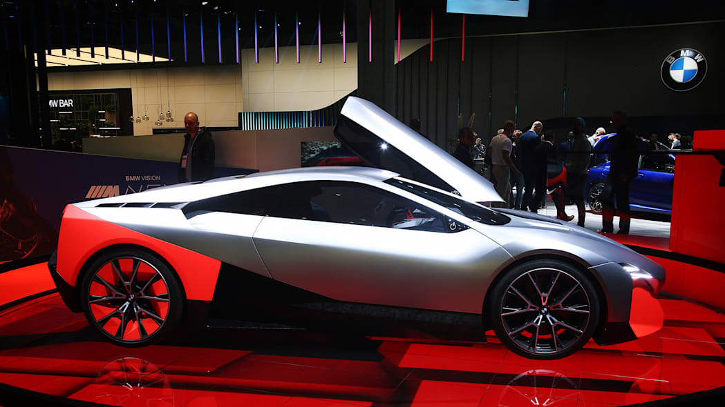 BMW’den Vision M Next’in çıkışını bekleyenlere kötü haber!