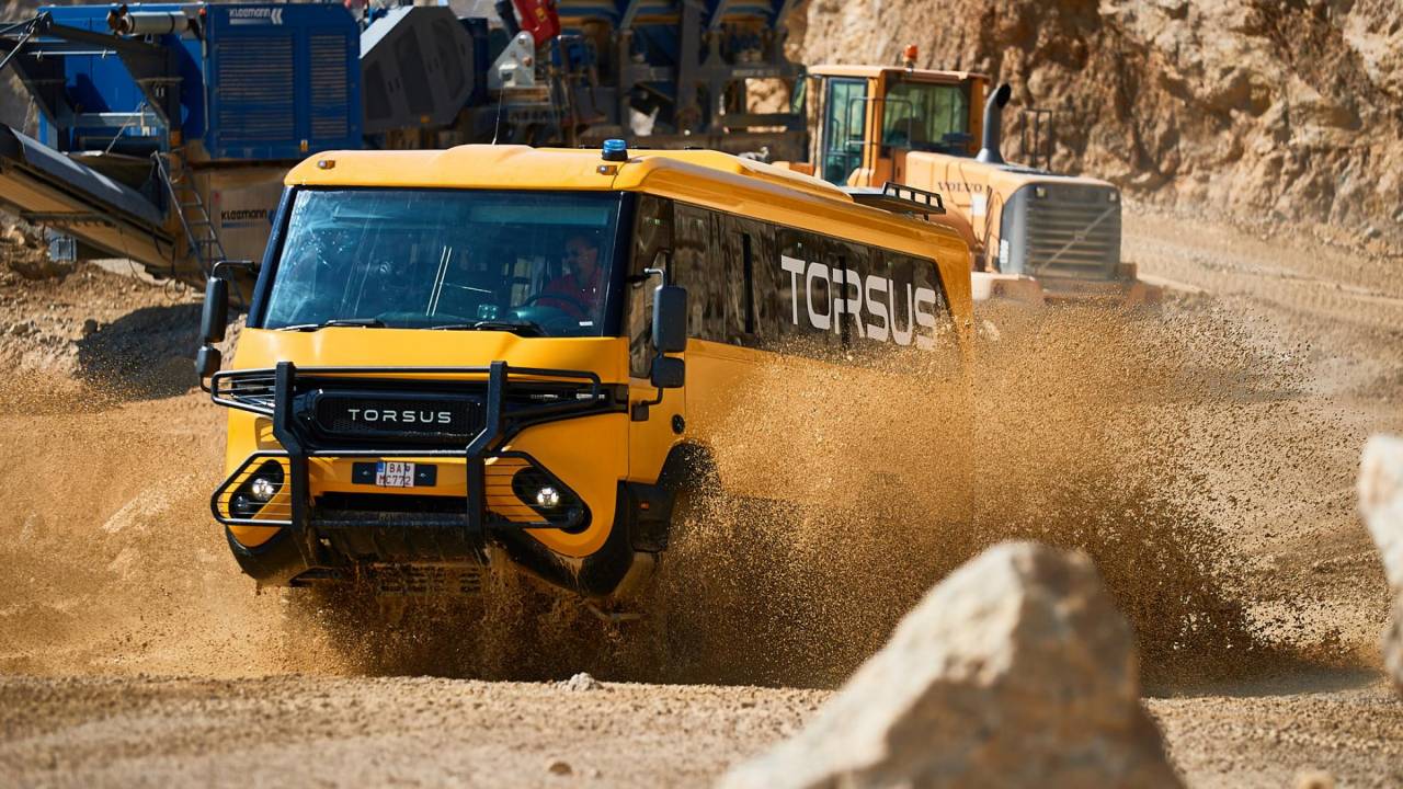 Dünyanın ilk off-road otobüsü: Torsus Praetorian