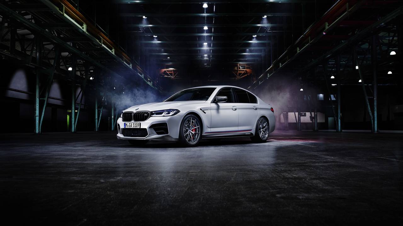 BMW yeni 5 Serisi için M Performance parça kataloğunu tanıttı