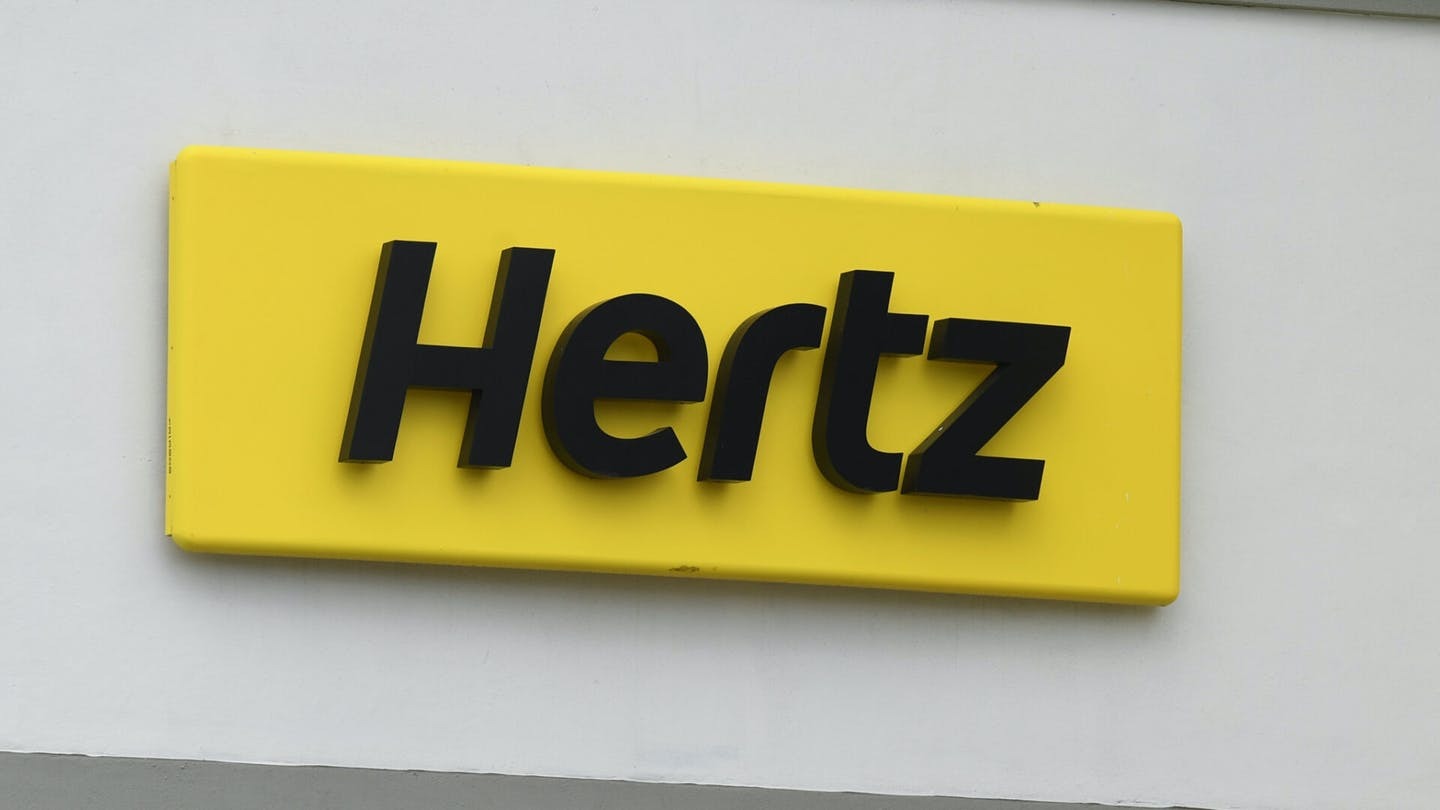 Hertz kredi borcunu ödemek için filosundaki 200 binden fazla arabayı sattı
