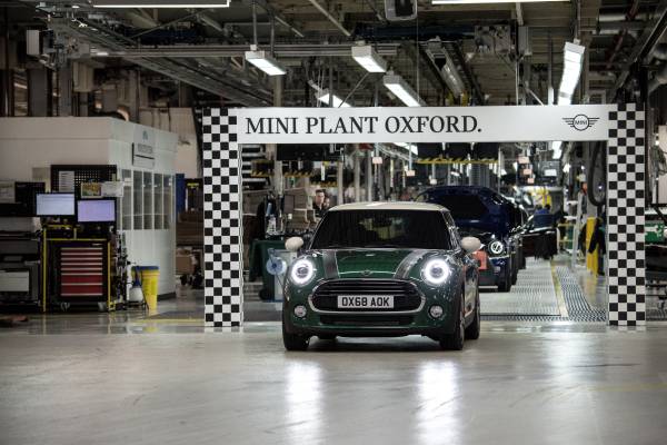 İngiltere’deki Mini fabrikasında 11 bin elektrikli Mini üretildi