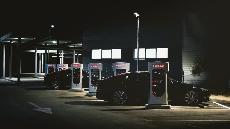 Tesla rakipleriyle batarya ve yazılımlarını paylaşmaya hazır