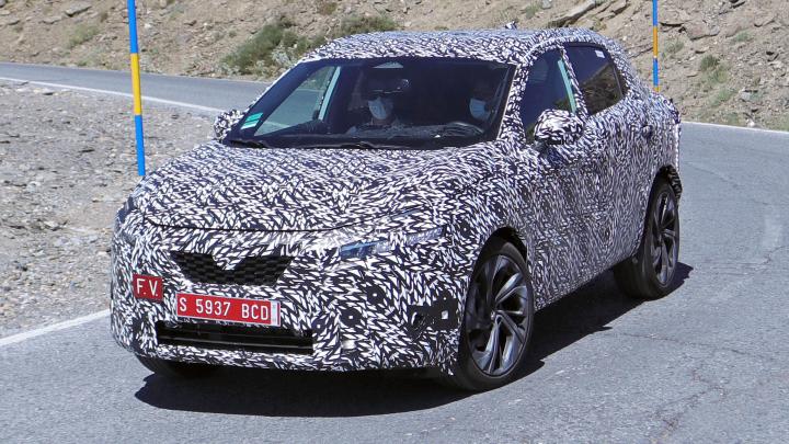 2020 model hibrid Nissan Qashqai kameralara yakalandı