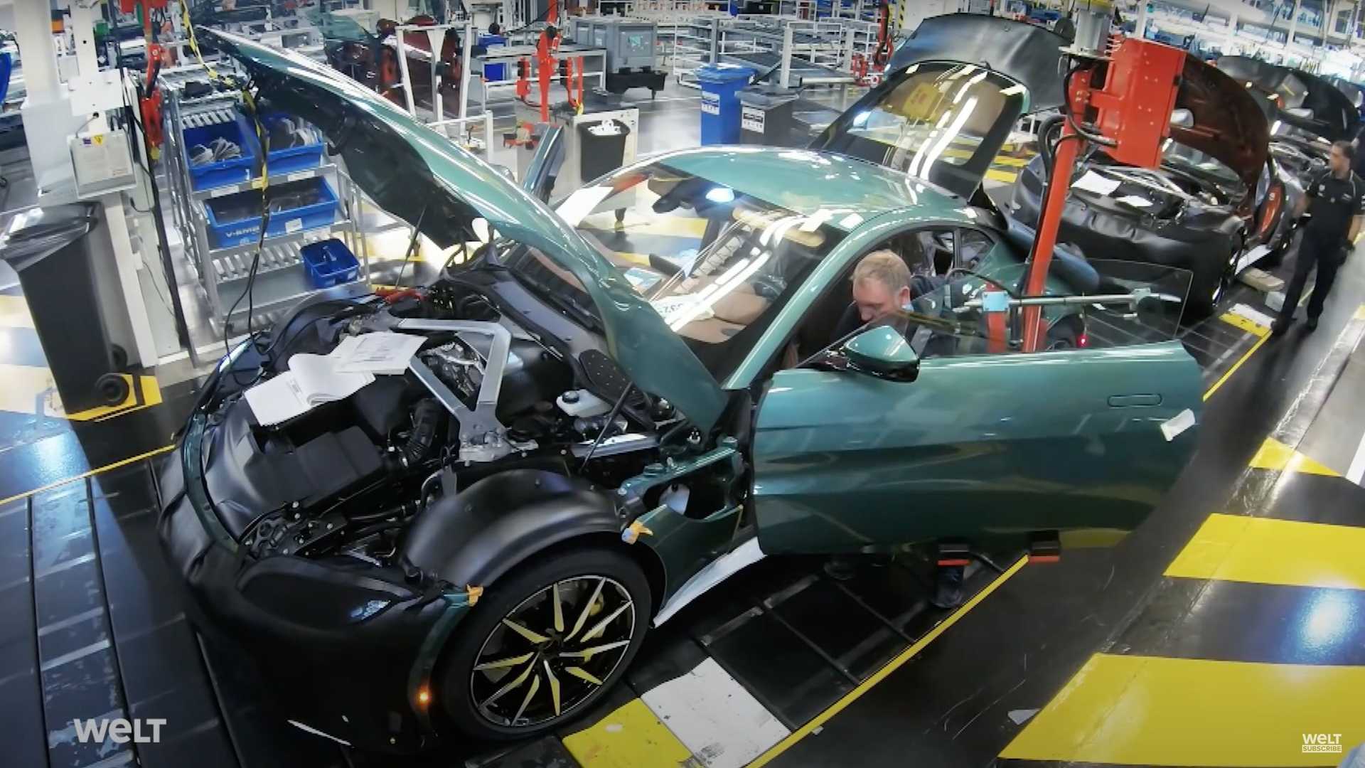 Aston Martin fabrikasında belgeseli çekildi: V8 Vantage işte böyle üretiliyor