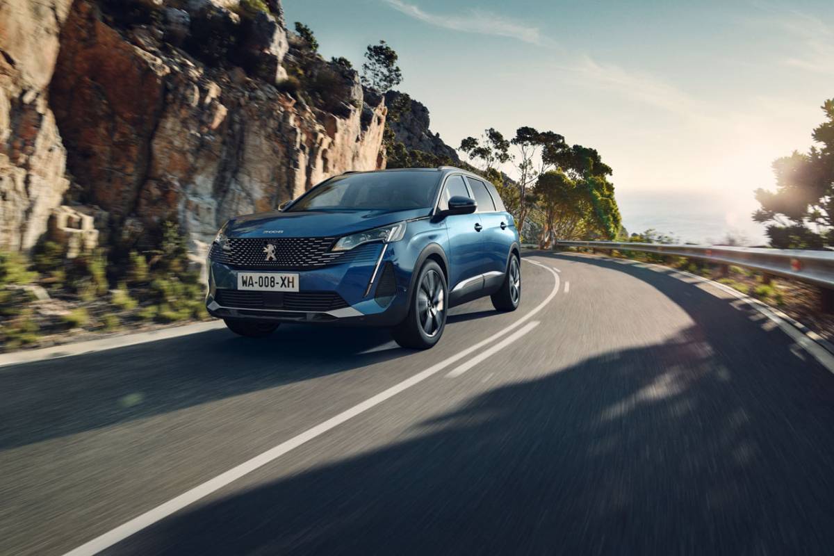 Peugeot makyaj operasyonu geçiren 5008 SUV’u tanıttı