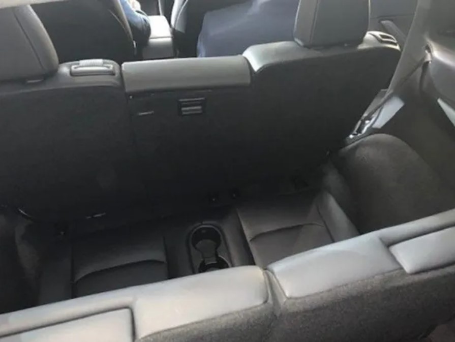 7 koltuklu Tesla Model Y