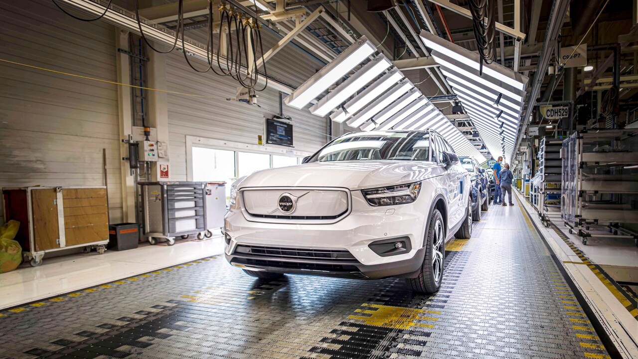 Volvo tamamen elektrikli ilk modelinin üretimine başladı