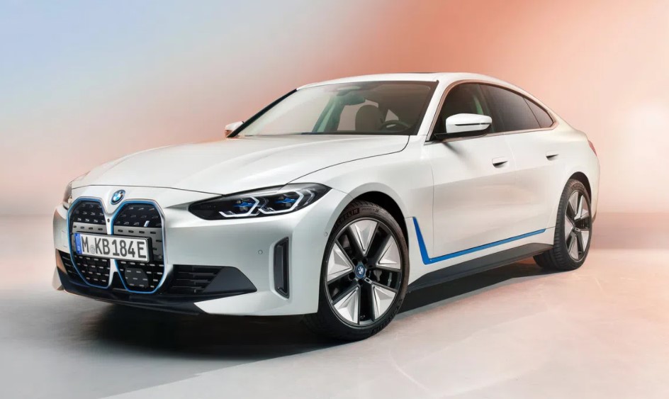 2021 BMW i4 Tanıtıldı! Çok Şık Bir Tasarımla Geldi 2021 BMW i4