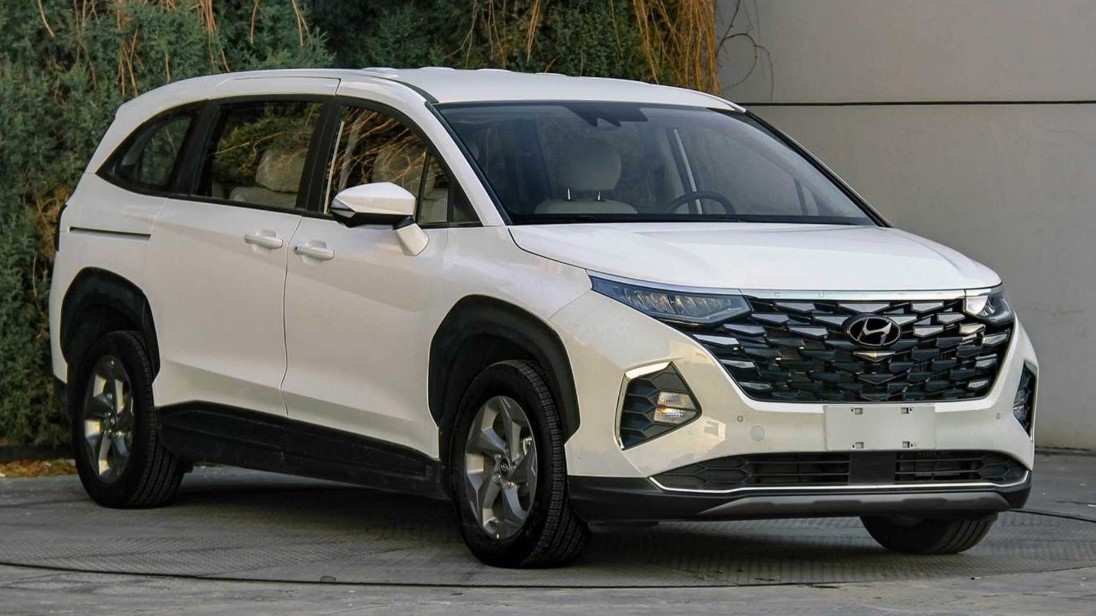 Hyundai Custo için Görseller Yayında! İddialı Minivan Geliyor Hyundai Custo