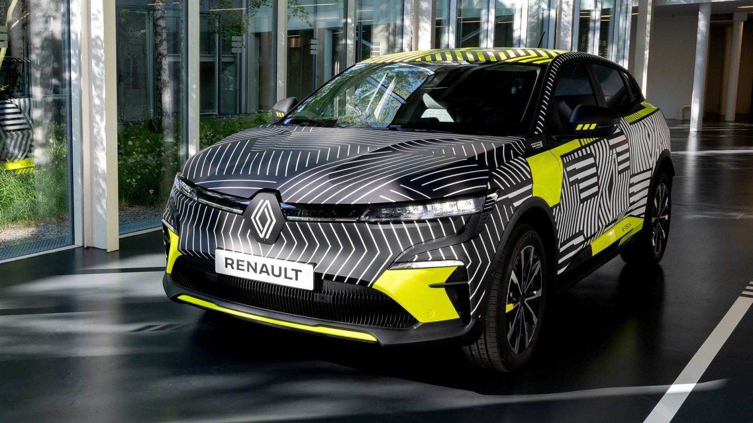 renault megane e tech electric 3