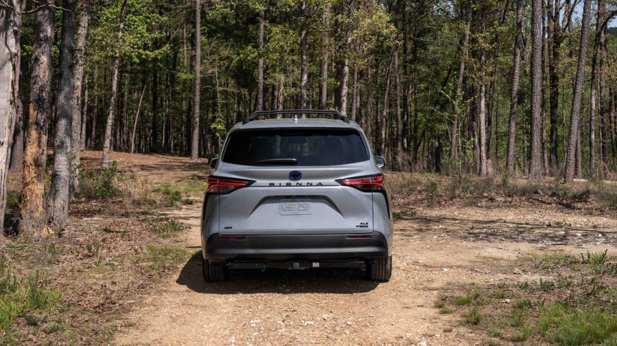 2022 toyota sienna woodland 3