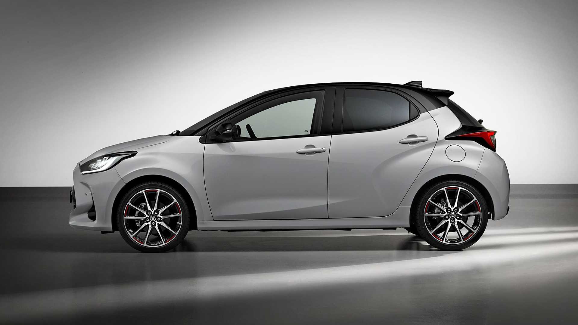 2022 toyota yaris gr sport 3