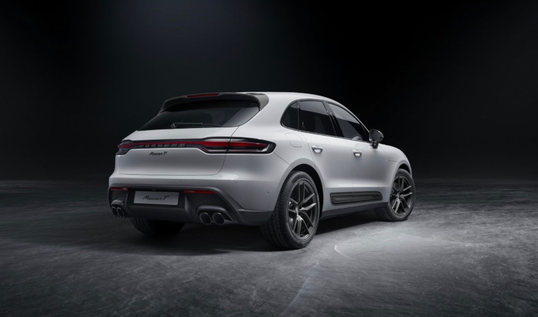 2022 porshe macan t