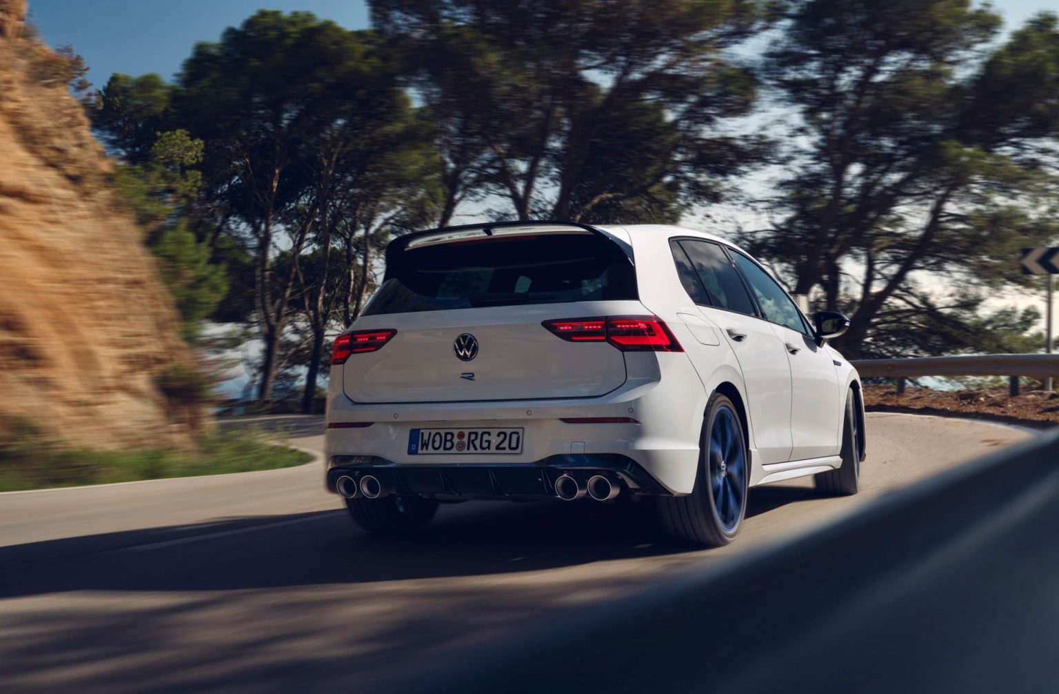 Volkswagen Golf R 20 Years Edition Tanıtıldı! Özellikleri Neler? volkswagen golf r 20 years edition 2