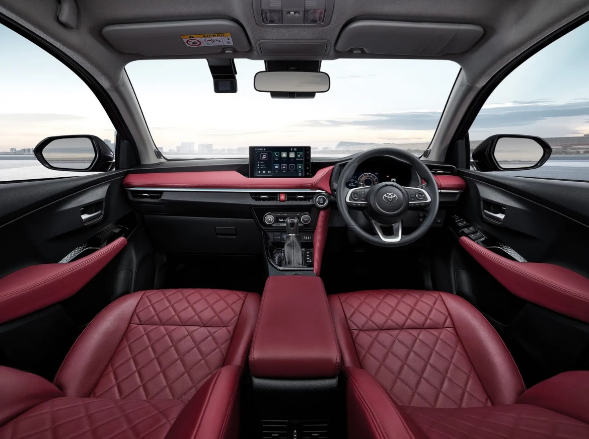 2022 toyota yaris ativ 6