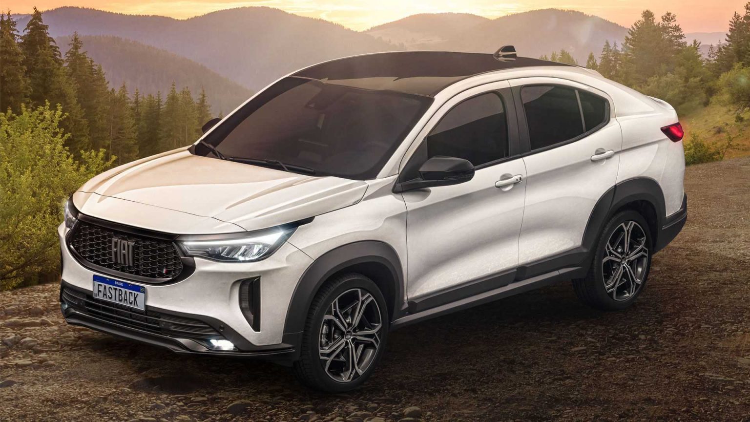 2023 fiat fastback 4