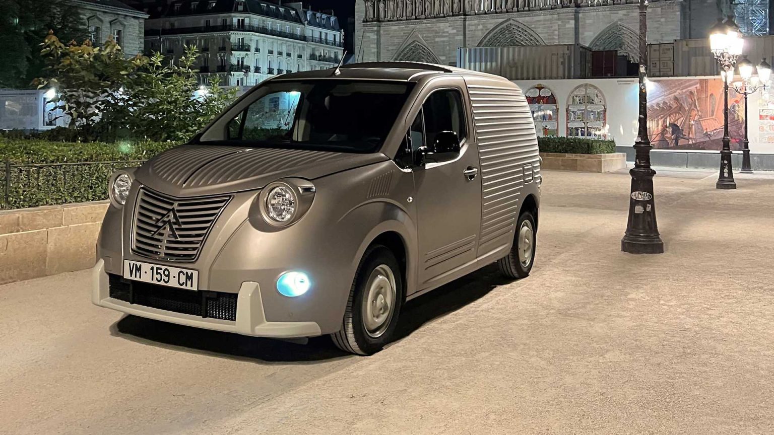 Citroen Berlingo 2CV Fourgonnette Tanıtıldı! Retro Tasarım Geri Döndü citroen berlingo 2cv fourgonnette 7